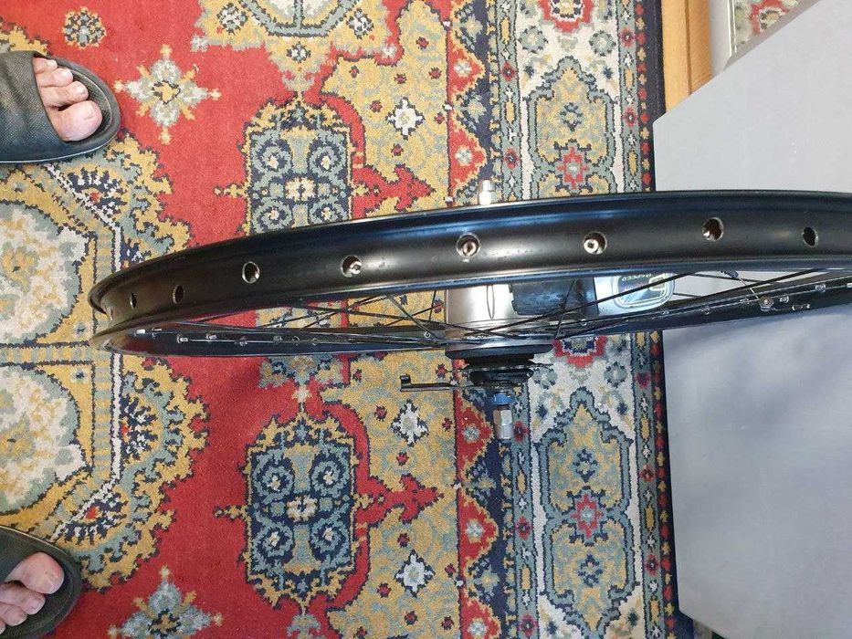 26е  колесо на  8скор планетарке шимано в полном комплекте