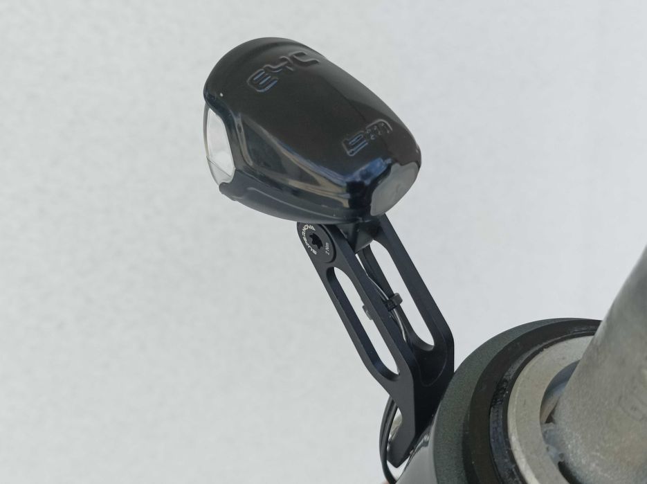 Lampka Busch & Müller Lumotec Eyc T Senso Plus na dynamo do KOGA