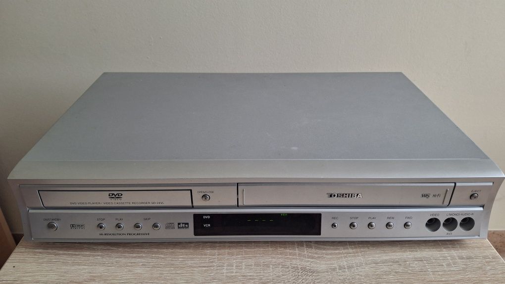Combo magnetowid DVD, CD! Toshiba SD-24VLSL