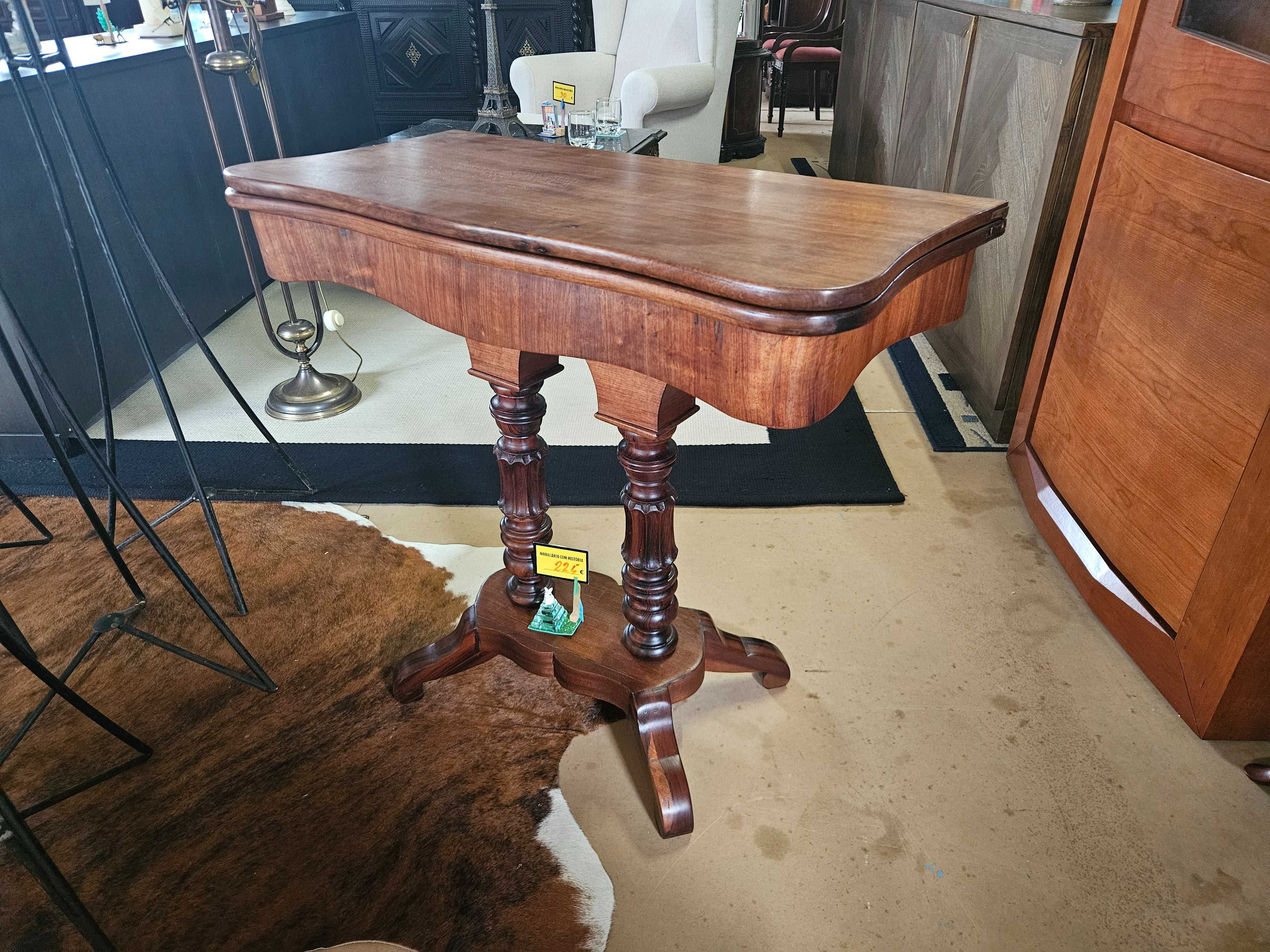 Mesa de jogo antiga totalmente restaurada