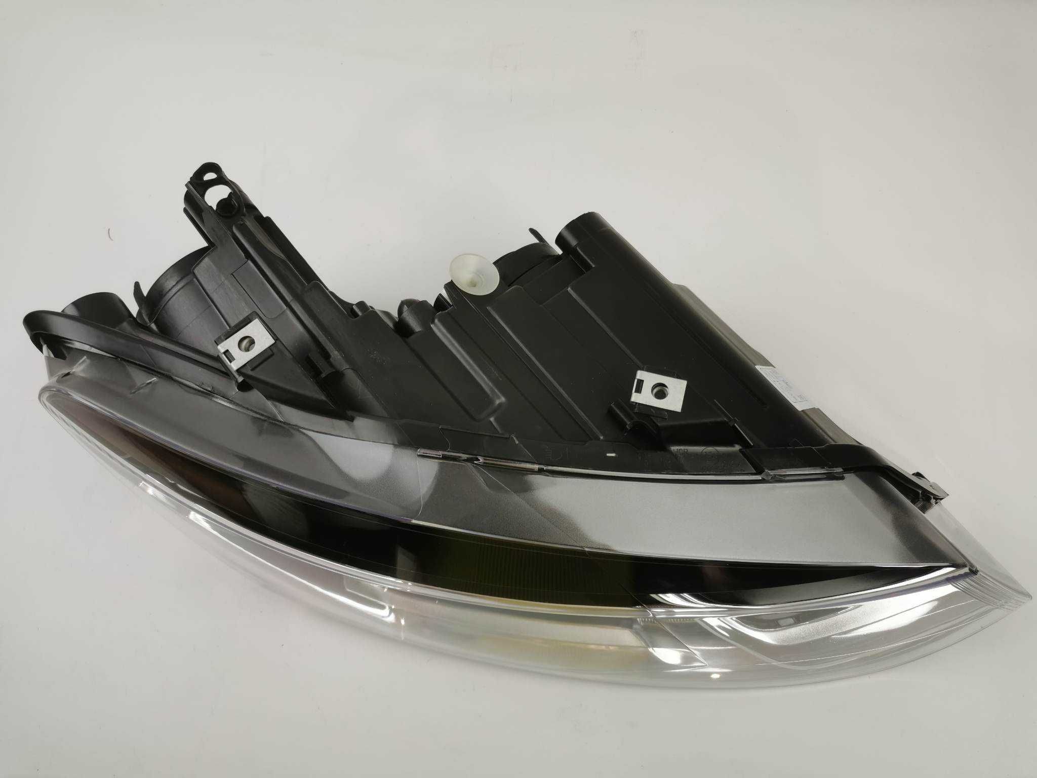 TYC  Lampa Prawa VW Polo V 5