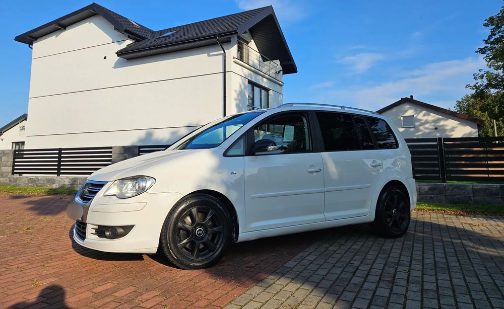 Volkswagen Touran Bi-Xenon R line Skóry Zadbany GERMAN STYLE