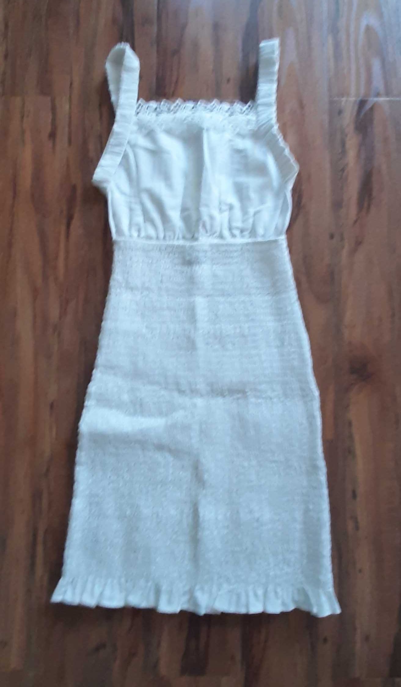 biała sukienka bershka rozmiar XS stan idealny raz założona