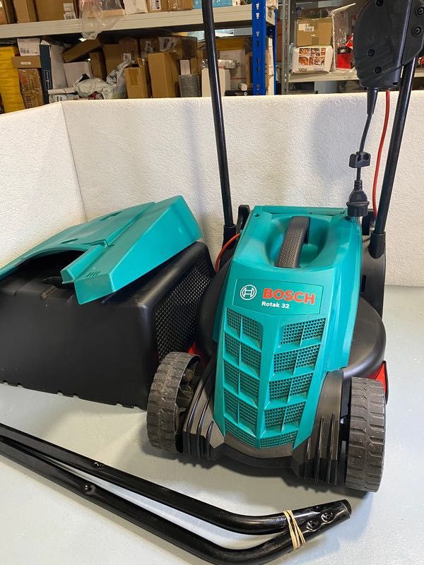 Cortador de grama Bosch Rotak 32, 1200 Watt, largura de corte 32 cm