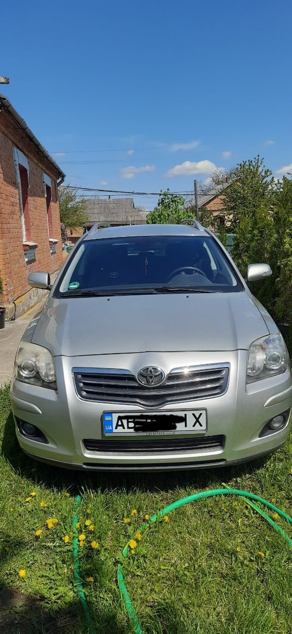 Продам власне авто Toyota Avensis