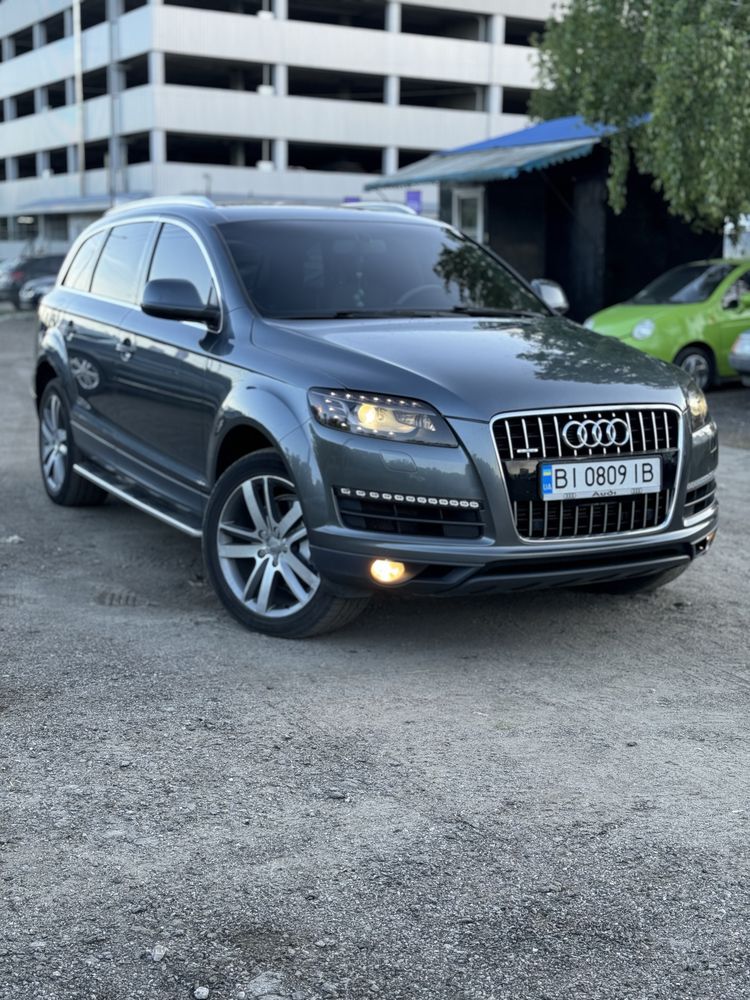 Audi q7 в класному стані, нічого робити не потрібно!