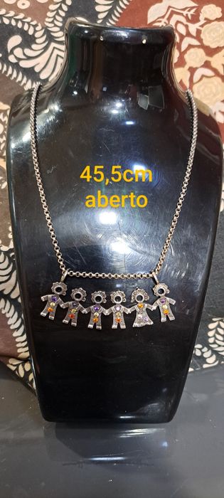 Fio colar muito raro em prata contrastada.