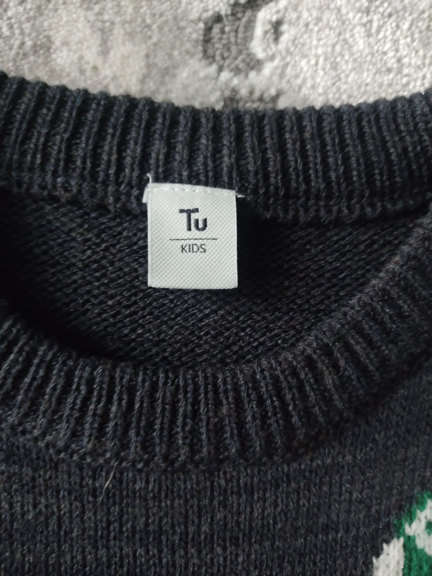 Sweter świąteczny TU 134 cm