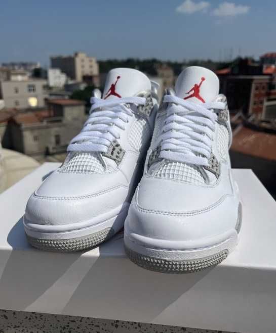 Jordan 4 Retro White Oreo (2021) 44