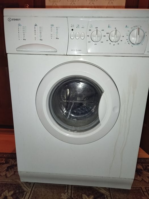 Продаж пральної машинки індезіт