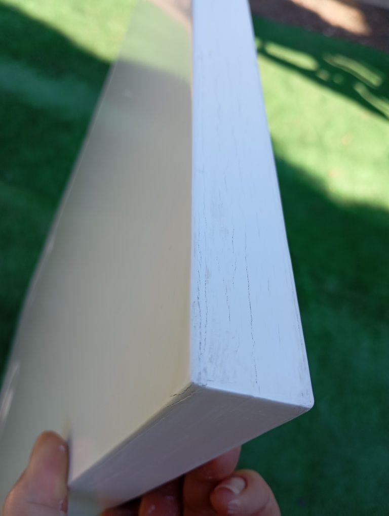 Biały blat łazienkowy z otworem na umywalkę i baterię 81 x 45 x 3cm