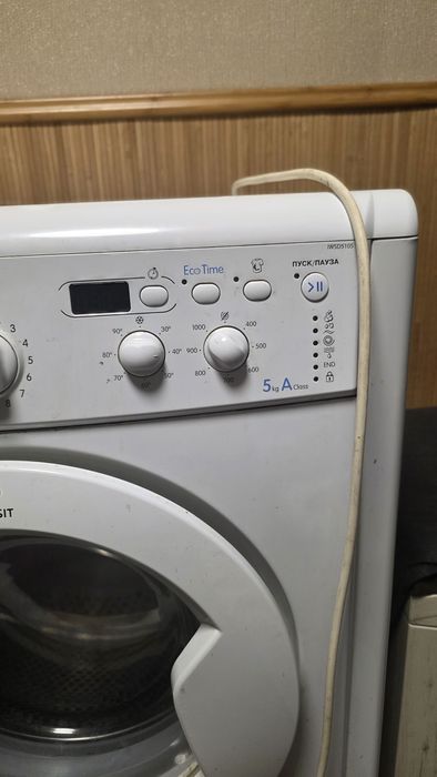 Продам пральну машинку INDESIT