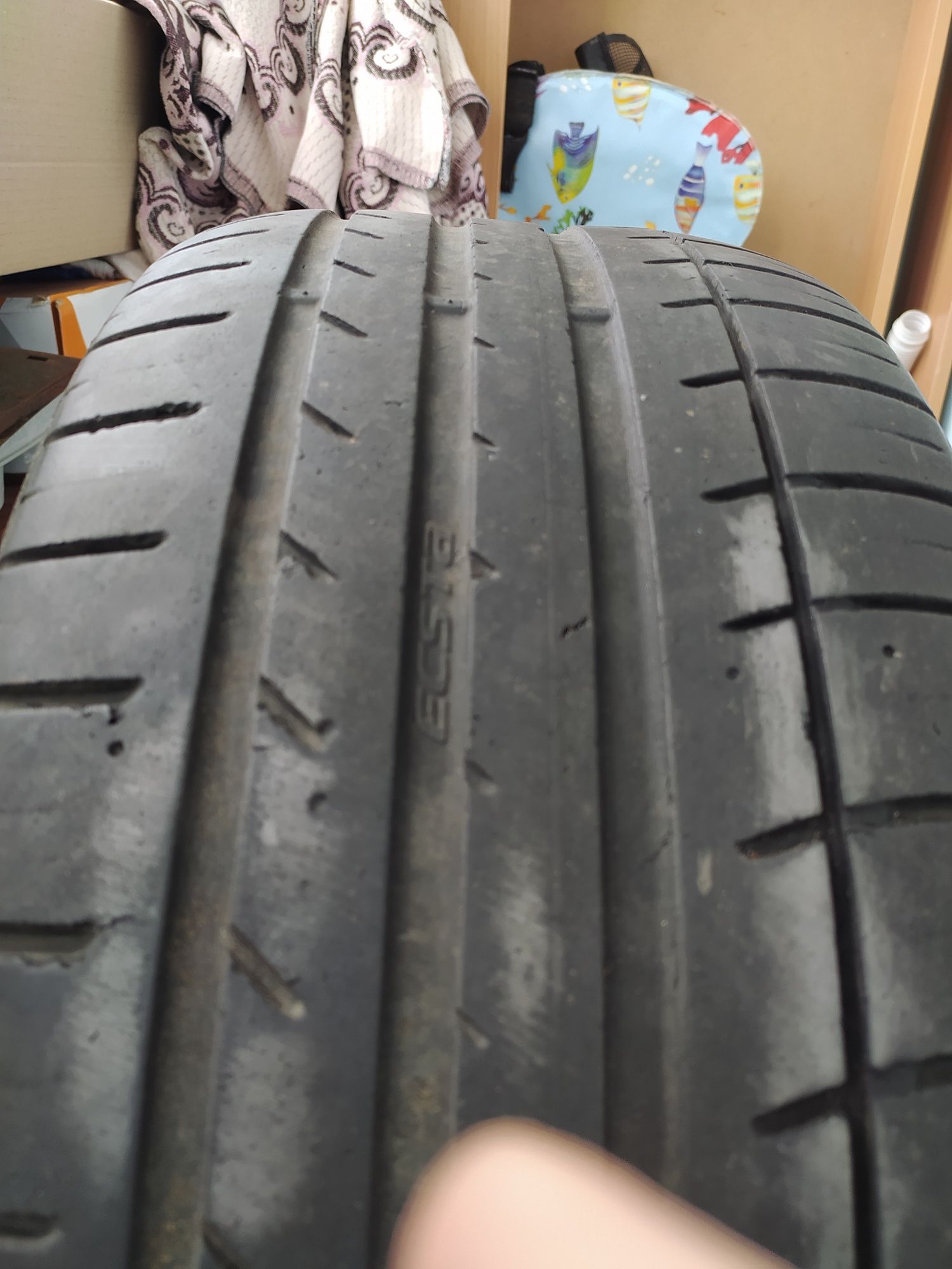 Резина разом з титанам Kumho Ecsta 235/45R18 5.115 70.1.Ціна 500+3000