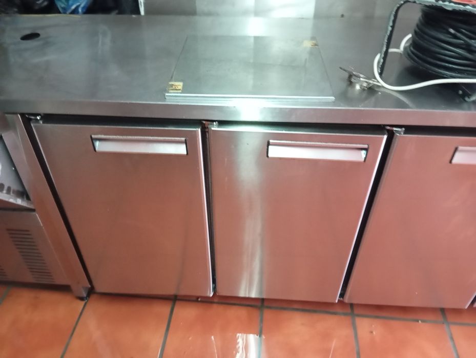 Balcão frigorífico de café