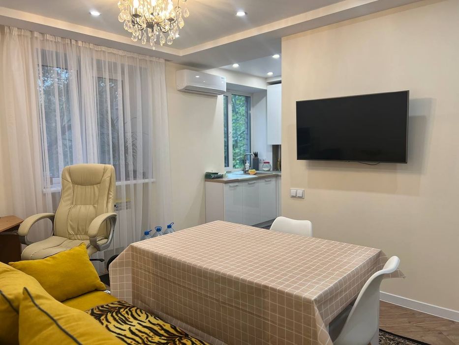 Продам 3х кімнатну квартиру Малий ринок новий Ремонт