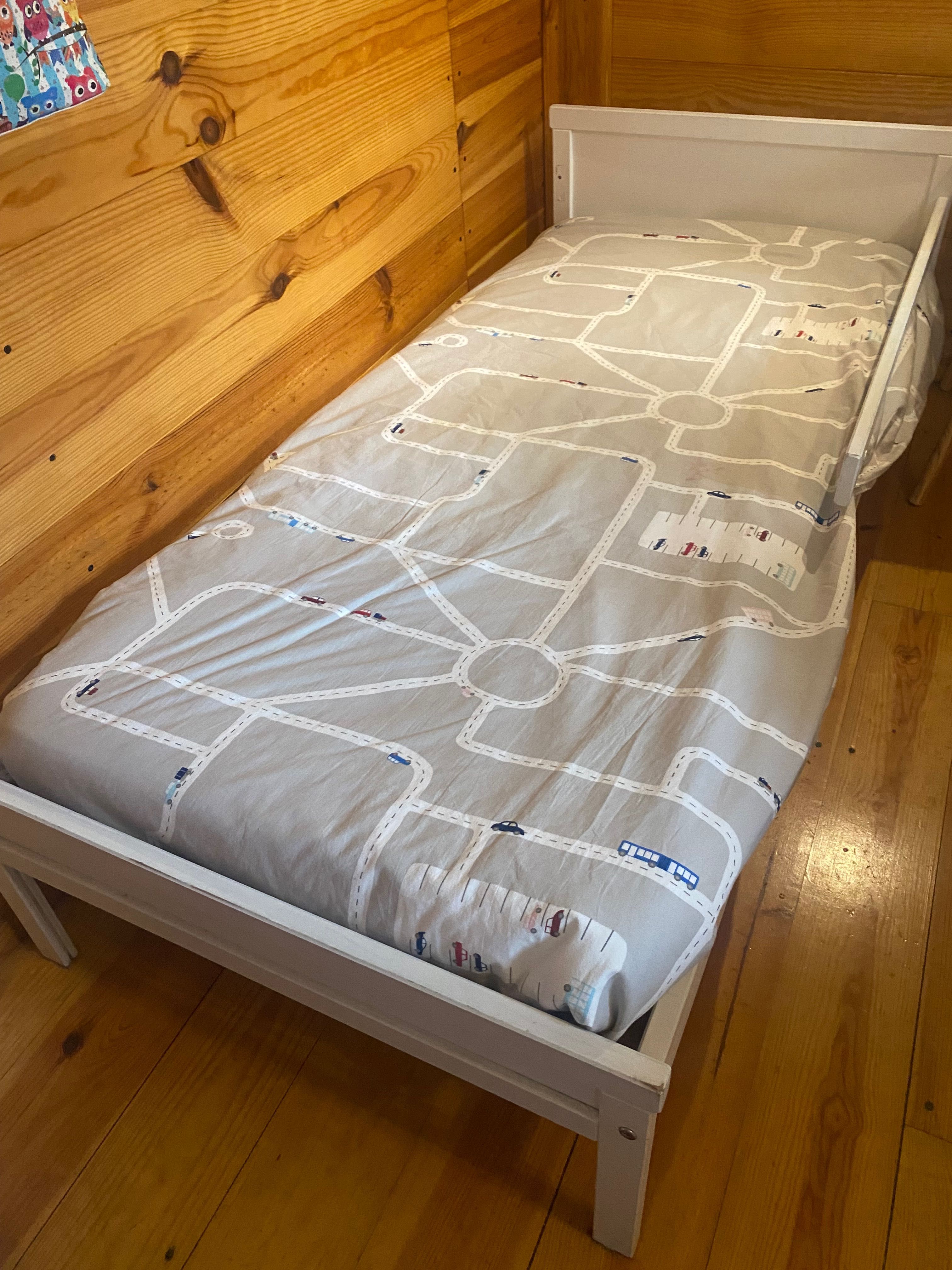 Cama criança+estrado+colchao+resguardo+lençol+hedredon com capa.