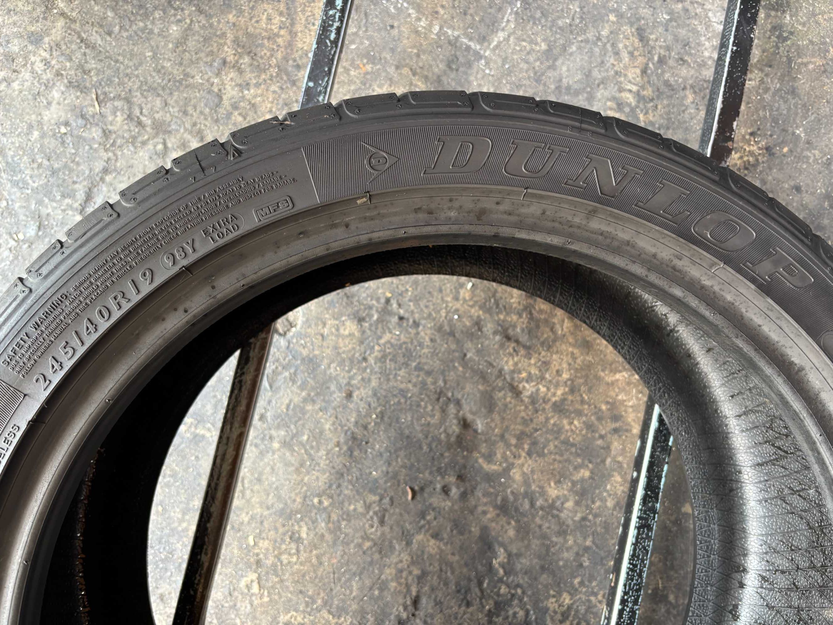 245 40 19 Dunlop, літо. Ціна за 4 шт. 10000.