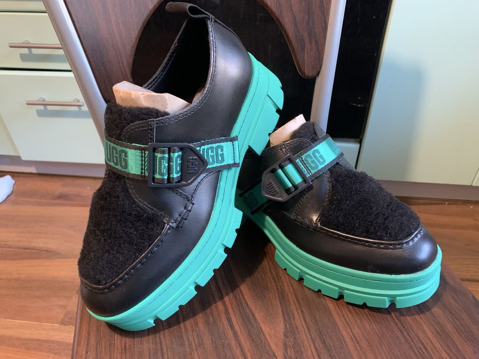 Жіночі Туфлі/лофери UGG