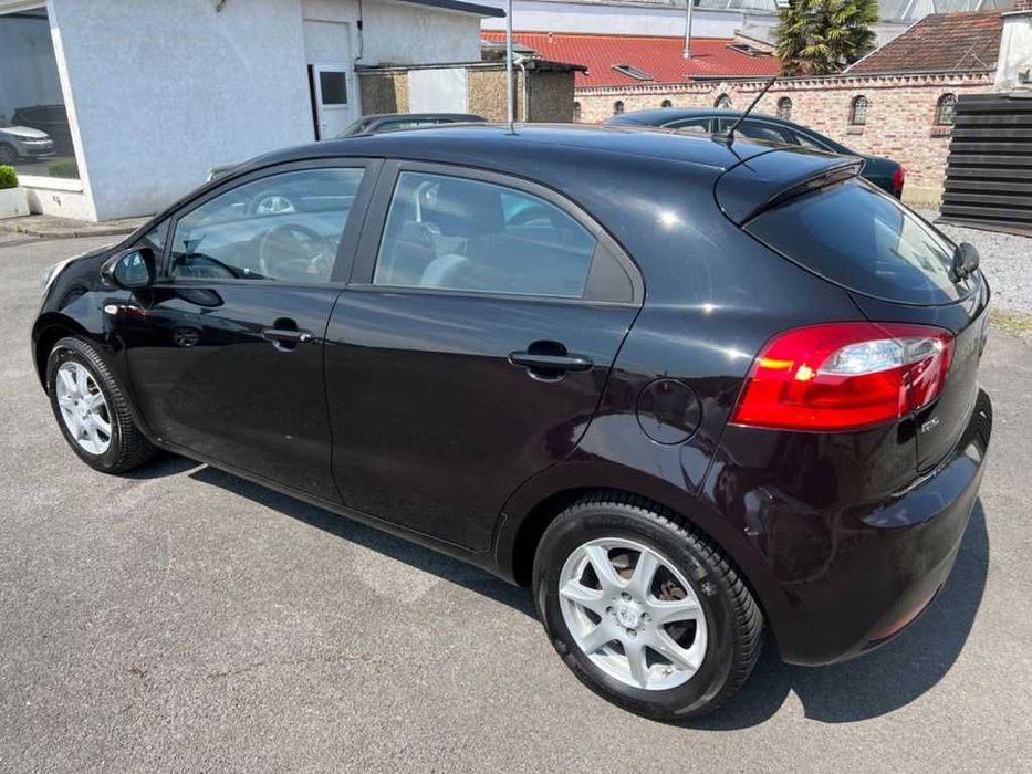 Бампер передній Kia Rio III разборка Кіа Ріо 3 запчастини