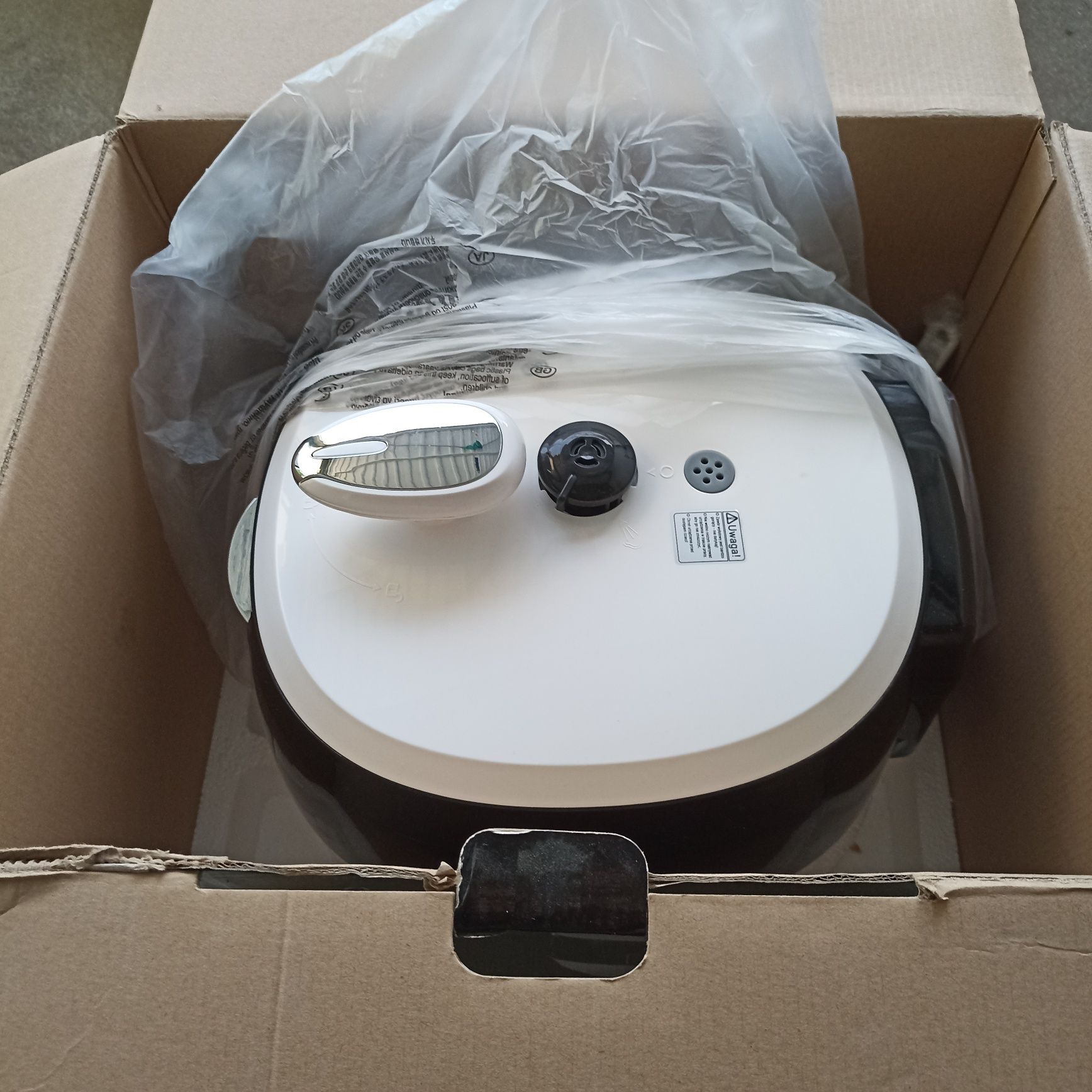 Robot kuchenny multi-cooker