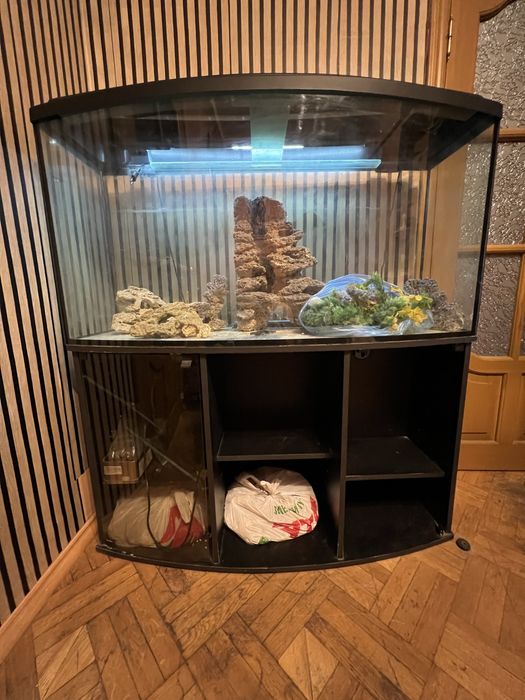 Аквариум с тумбой на 200 литров