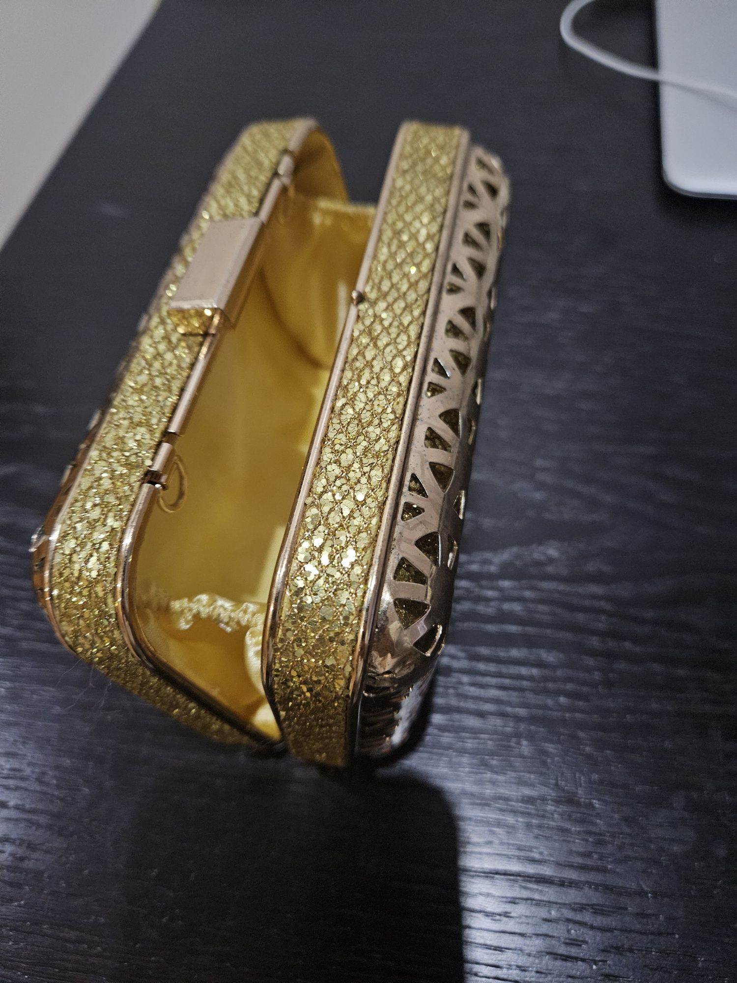 Bolsa/ Clutch de cerimónia dourada
