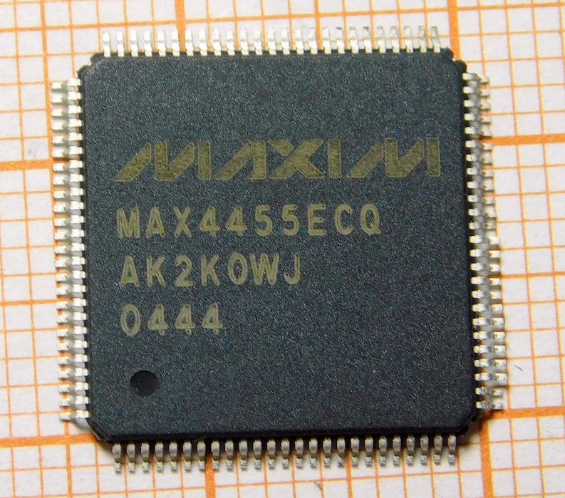 wzmacniacz wideo MAX4455, pamięć AMIC A43L2616V i inne ZESTAW[082]A1