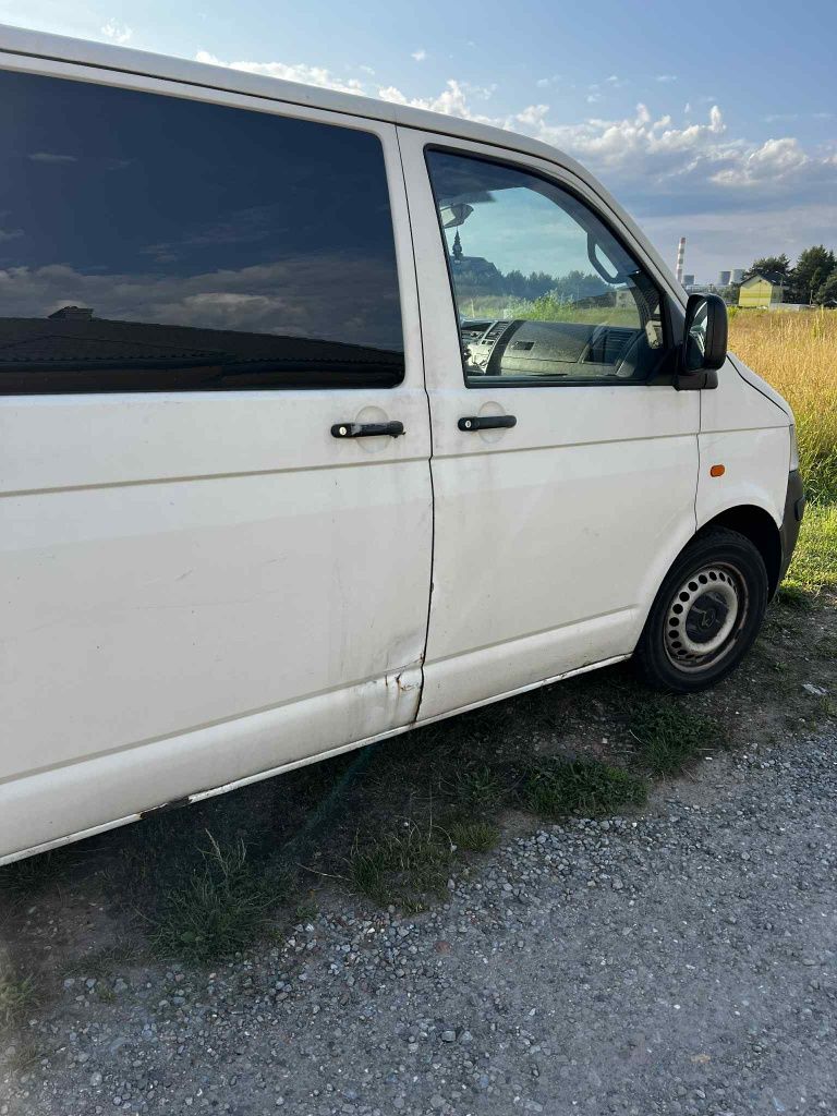 Volkswagen T5 2003r 2.5 TDI