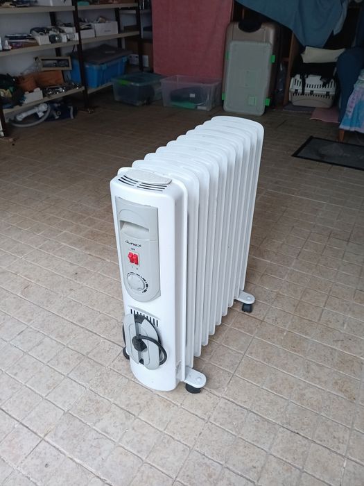 Venda de 2 aquecedores aquecimento aquecimento a óleo