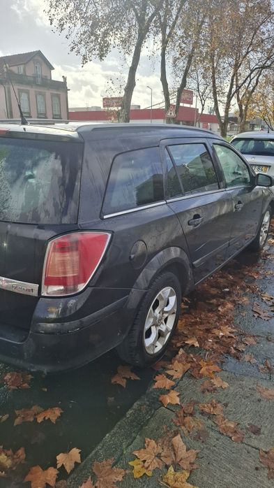 Alugo Opel Astra 70 euros / semana