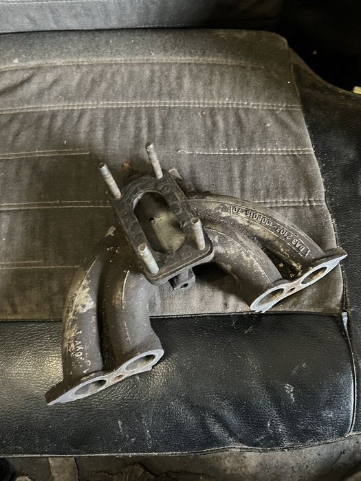 Продам два впуск и випуск колектор ваз