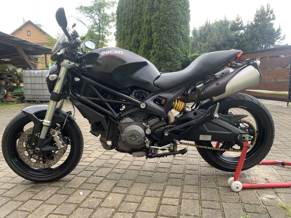 Ducati Monster 696 ABS