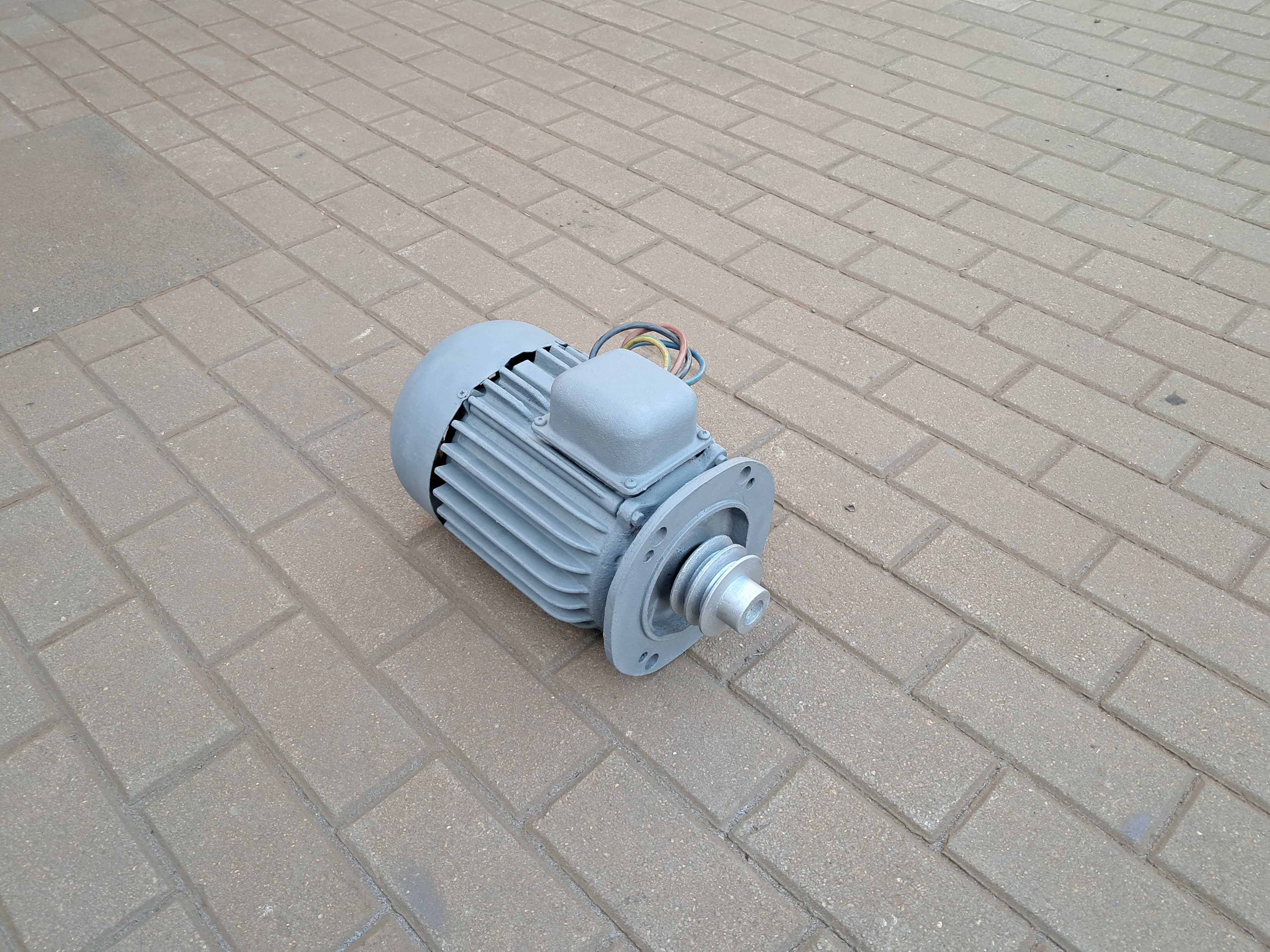 Silnik elektryczny kołnierzowy 1,5kw 1420 obrotów Polski .Wysyłka