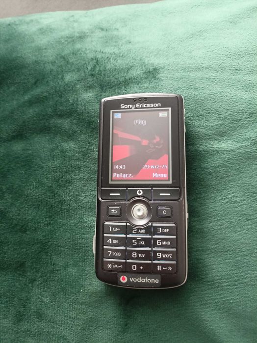 Sony Ericsson K750i super stan 100% oryginał brak klapki od baterii