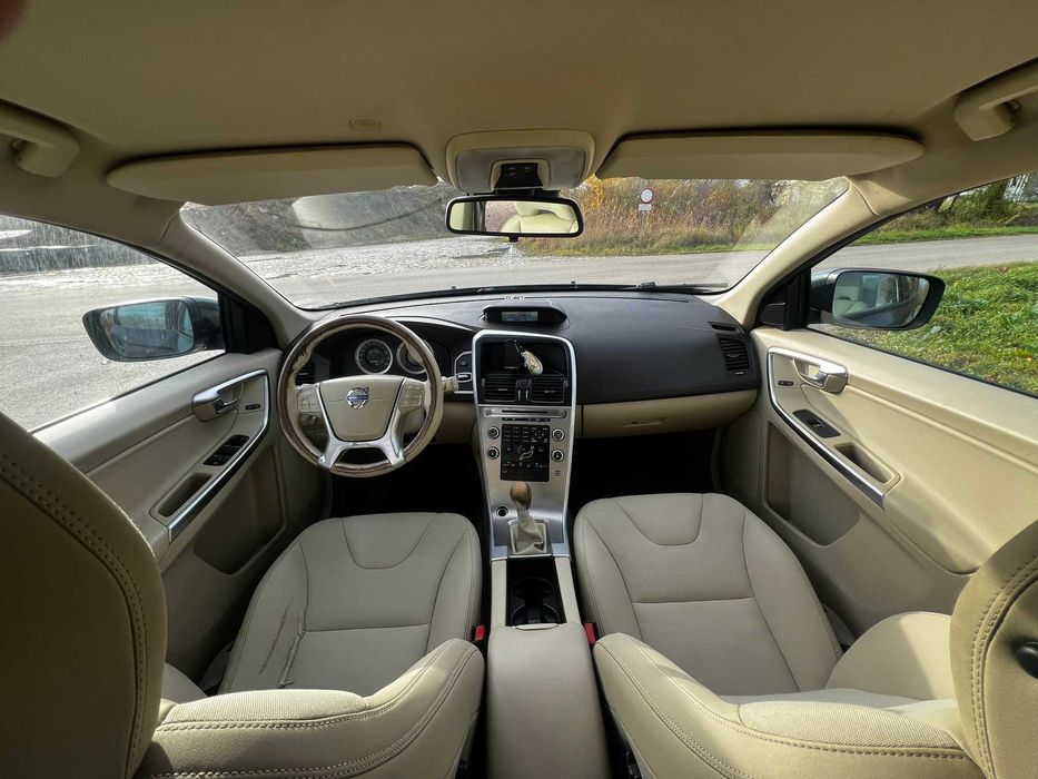 Volvo XC 60 D5 AWD 2.4 205KM