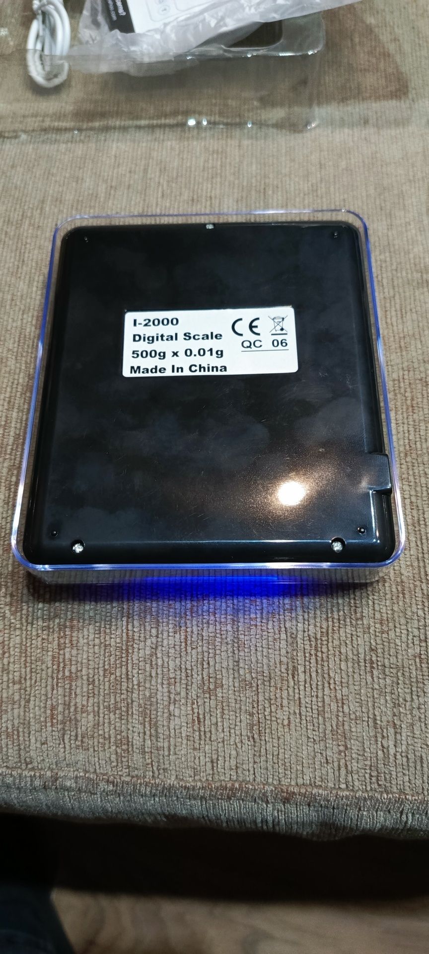 Chwares I2000 ładowana przez usb waga cyfrowa.