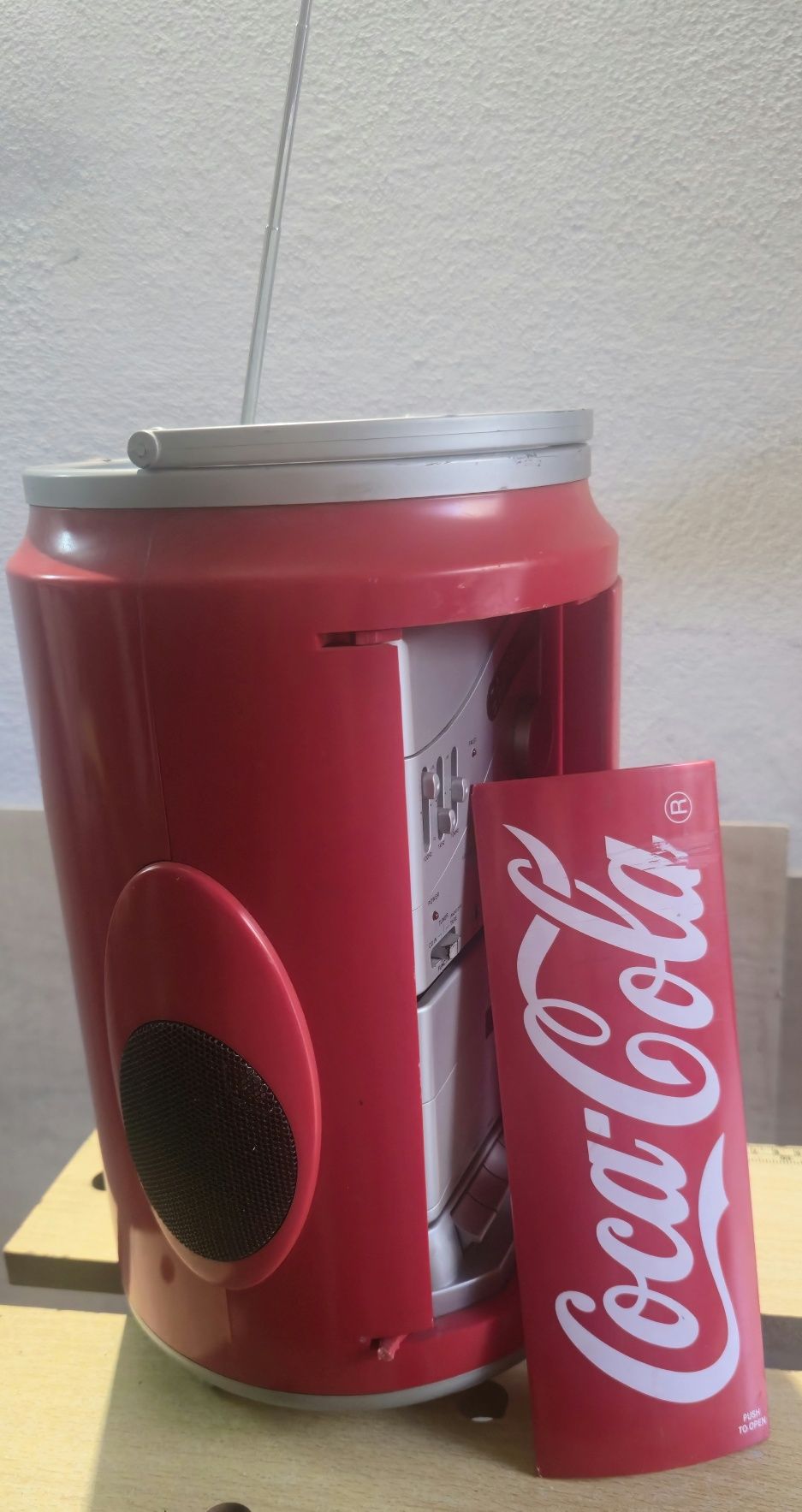 Rádio da Coca-Cola, a pilhas e eléctrico