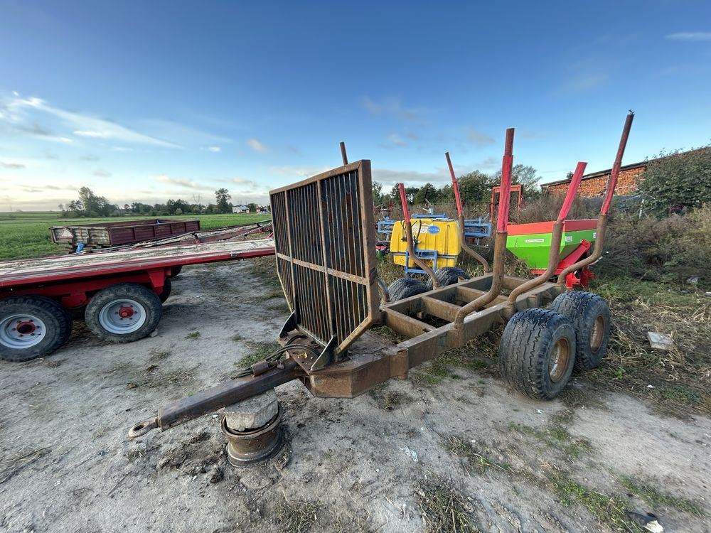 Ciągnik leśny Fendt Farmer 311 LSA z przyczepa