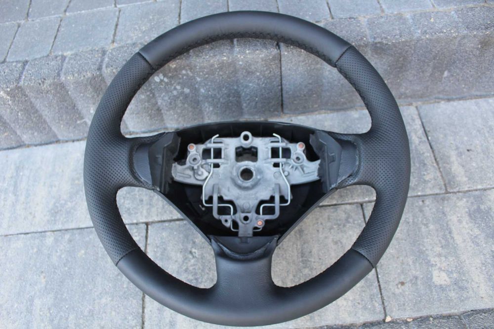 Kierownica Citroen Berlingo Peugeot Partner od 2008r