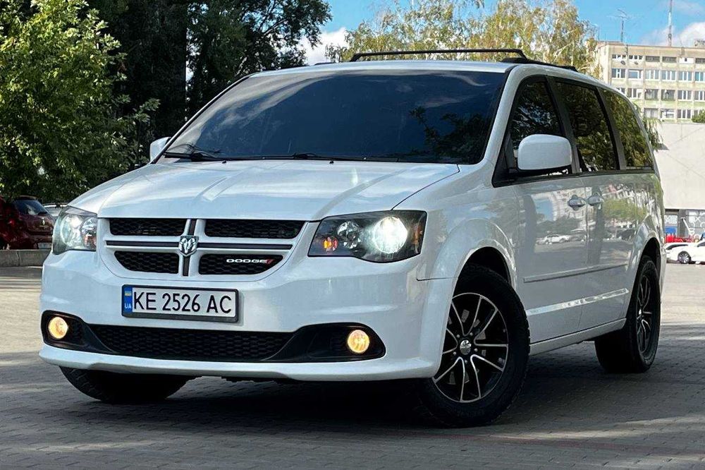 Dodge Grand Caravan 2017 7 мест автомат газ - бензин