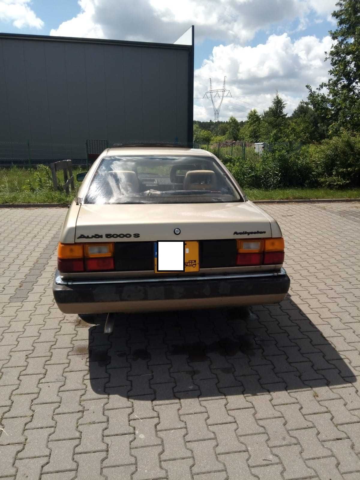 Audi 5000s zabytkowy