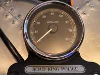 Harley Davidson obrotomierz Road King Police