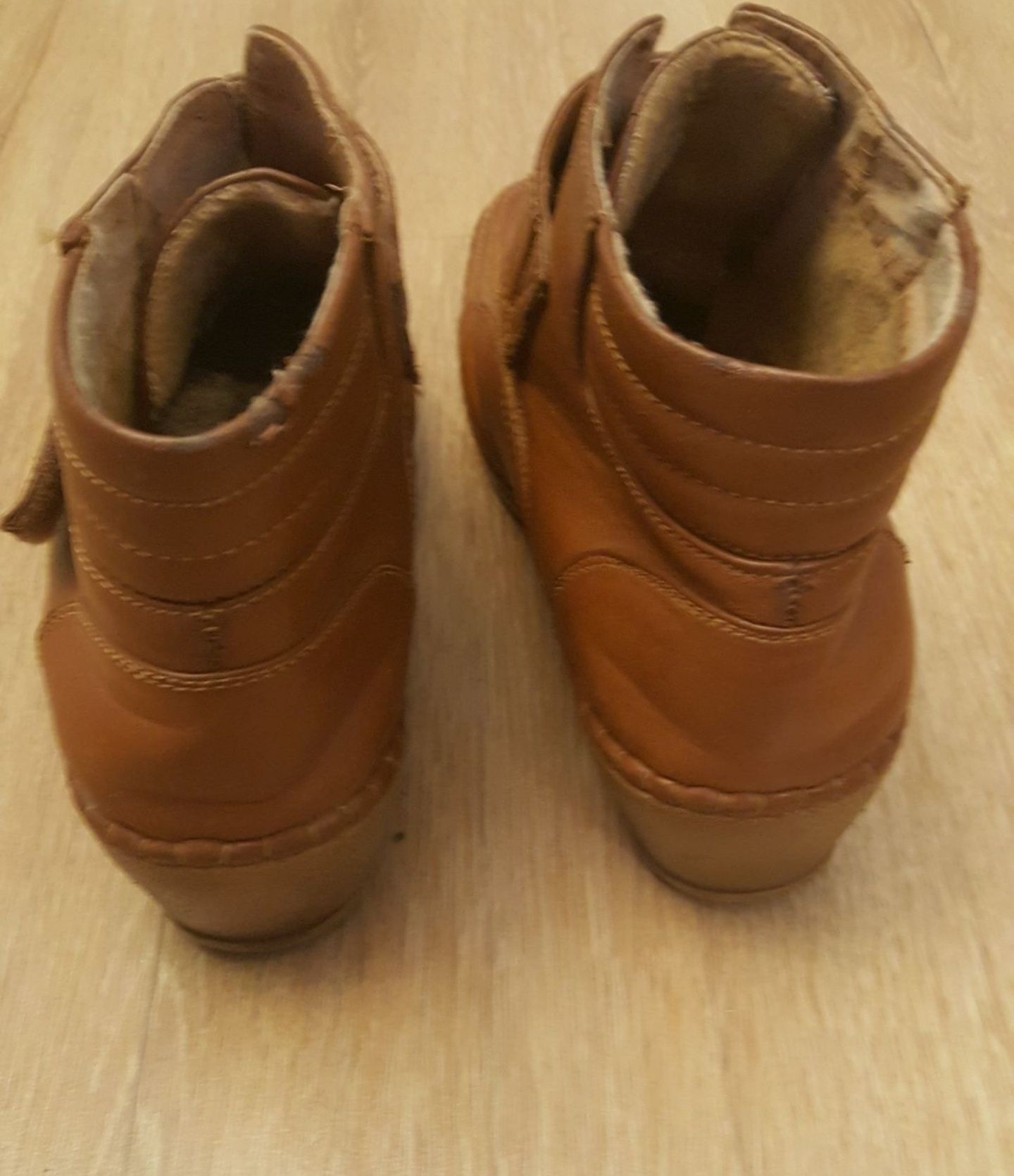 BOTKI na koturnie, brązowe, krótkie, na rzepy, r. 41, buty na jesień