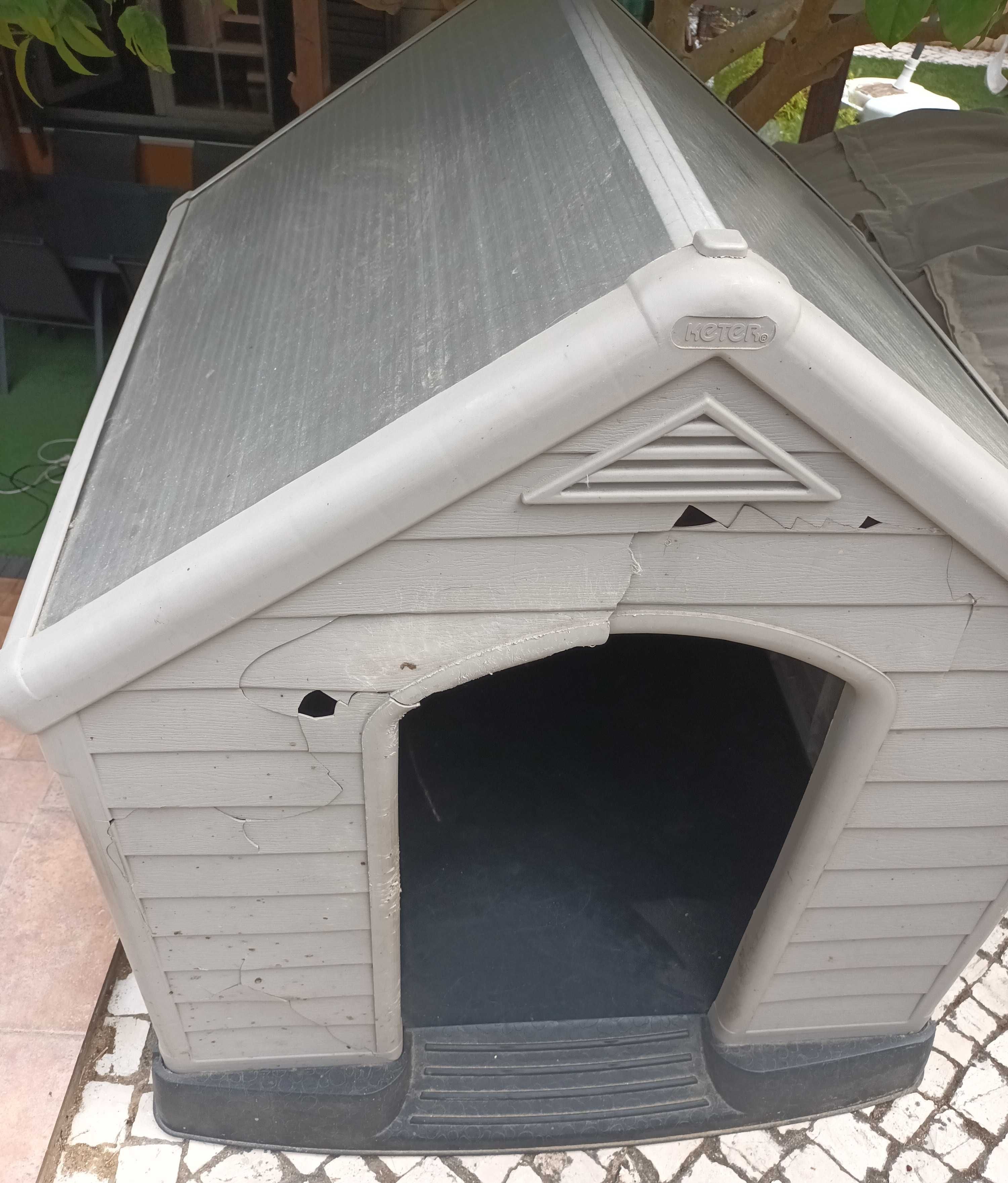 Casota de cão KETER TAUPE - 99X99X95cm