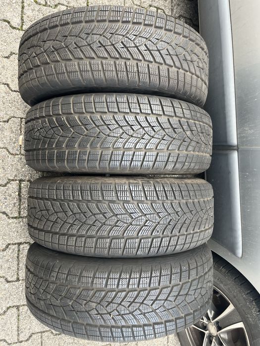 4 Opony zimowe Goodyear Ultra Grip Performance 215/60 R17 96H