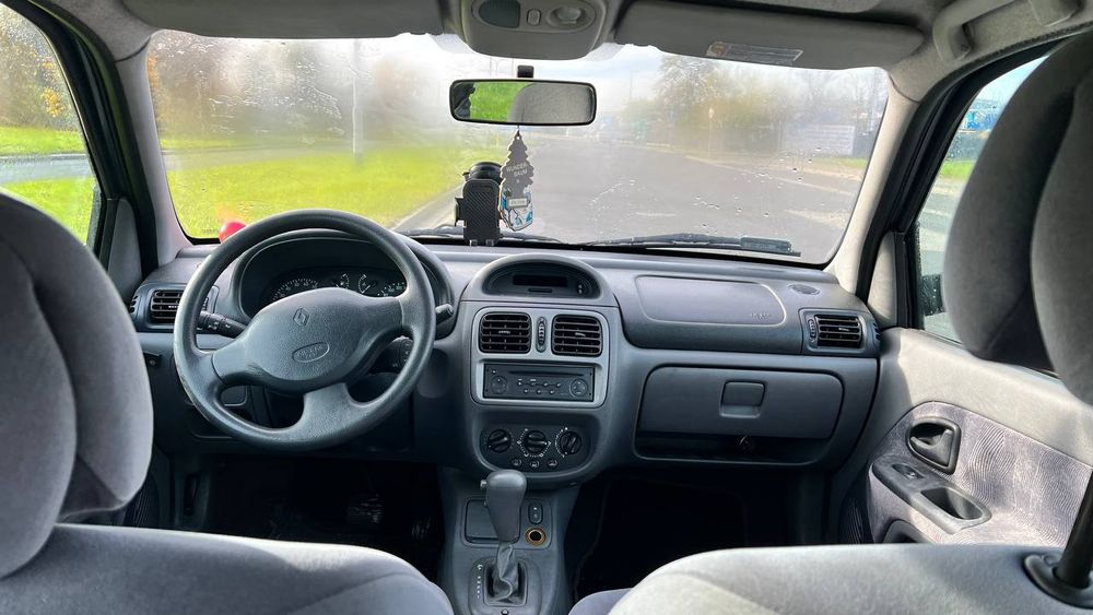 Renault Clio II • Automat • 2002 • 1.4 LPG/Benzyna