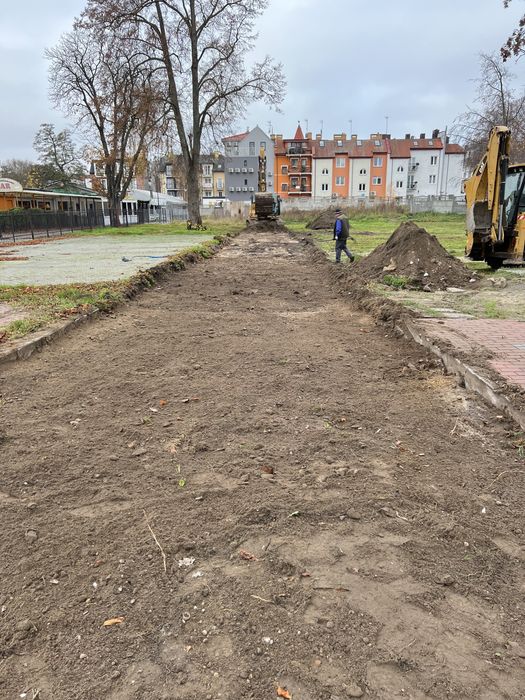 Usługi:Koparką,Koparką-Ładowarką,Transport Wywrotką piach ziemia gruz