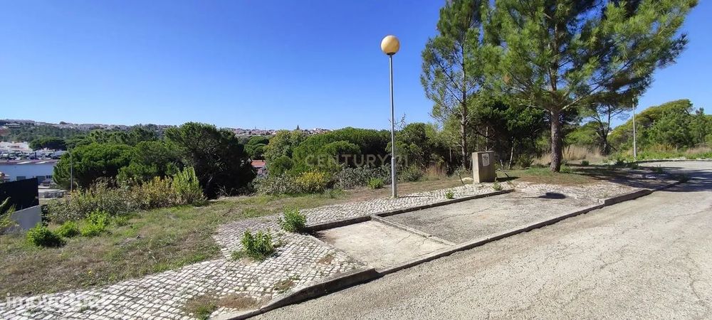 Lote  Sesimbra - Fonte de Sesimbra  ( Castelo)