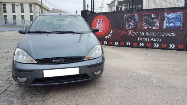 Para Peças Ford Focus Três Volumes (Dfw)