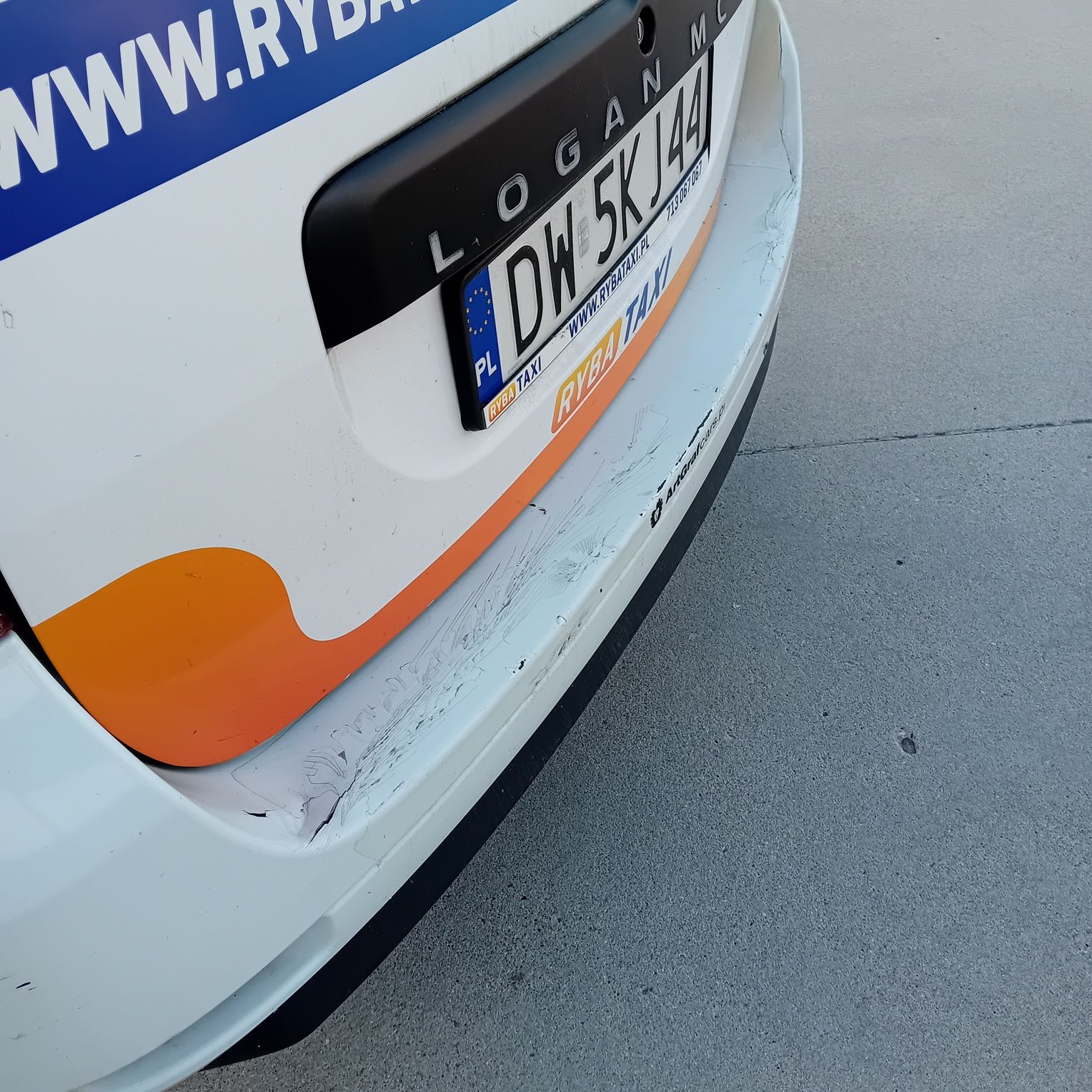 Dacia Logan MCV uszkodzony